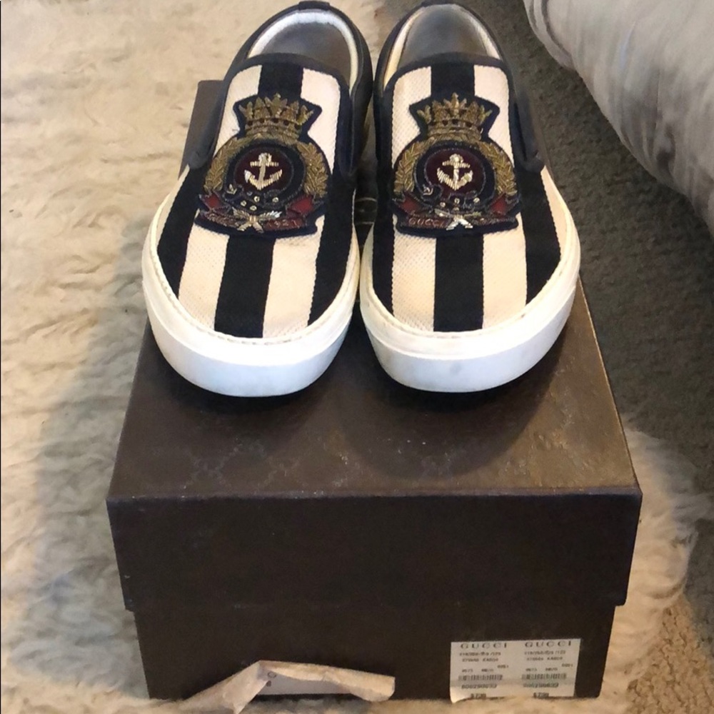 100 % authentic Gucci stripe slip on sneakers